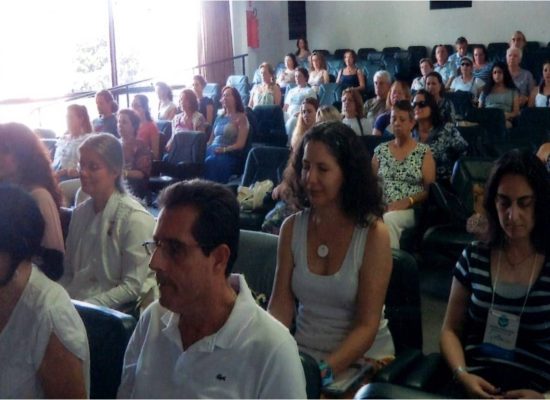 Momento de meditação no III FESTPAZ - 09. 2012-  S.P (Espaço Transreligioso) com Juliana Vilarinho (B. Kumaris) -  Dulce Magalhães.