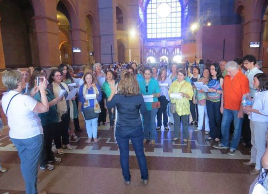Canto Sagrado na Basílica de Nossa Senhora Aparecida do Norte - (Profa. Lírica Anna Paula Sahdi) - 2014